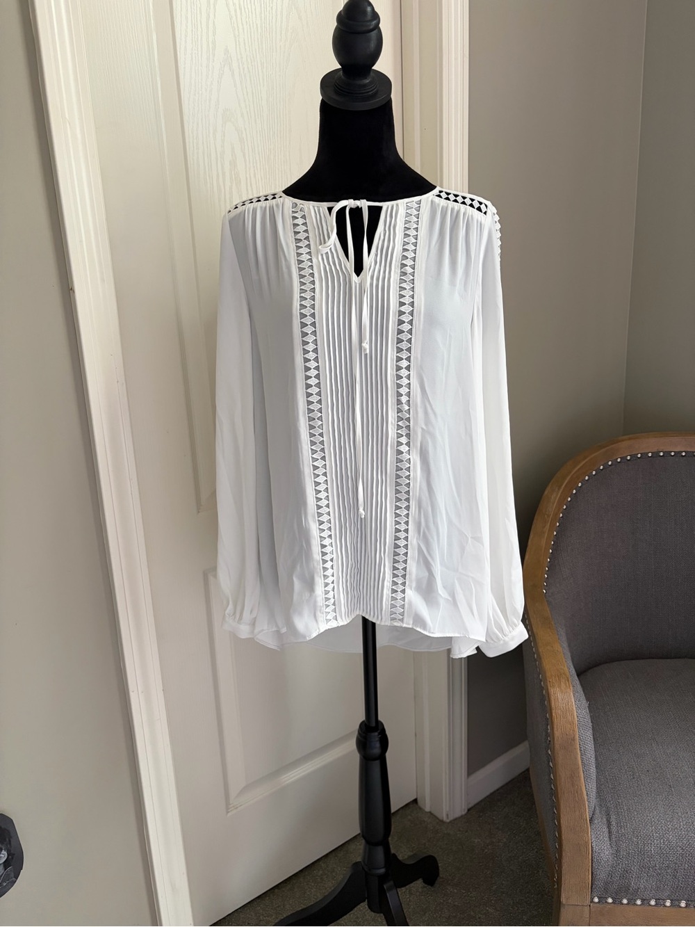 White House Black Market White Lace-Trim Peasant Blouse